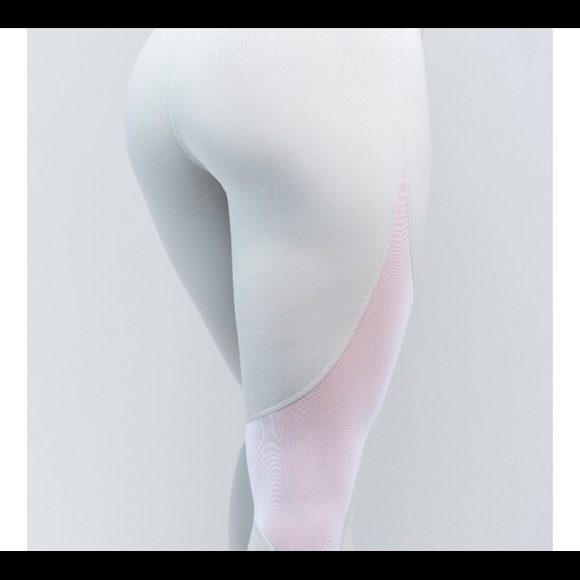 Modus Apparel Reveal Mesh Leggings - Picture 5 of 7